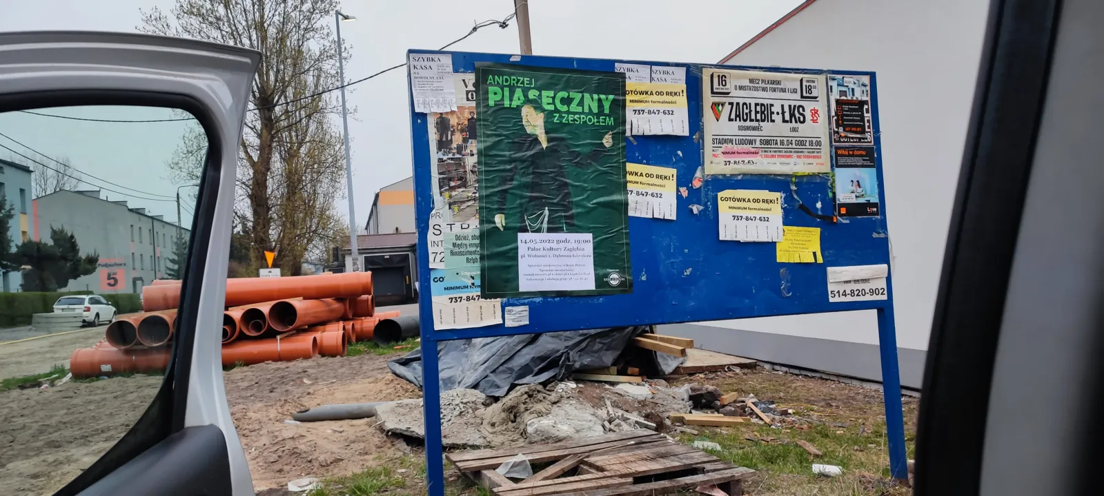 Plakatowanie Dąbrowa Górnicza - realizacja: Koncert Andrzej Piaseczny