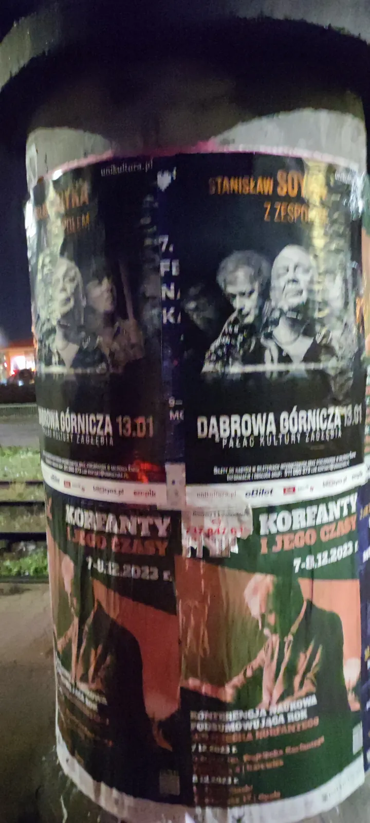 Koncert Stanisław Soyka - plakat na słupie ogłoszeniowym w Dąbrowie Górniczej