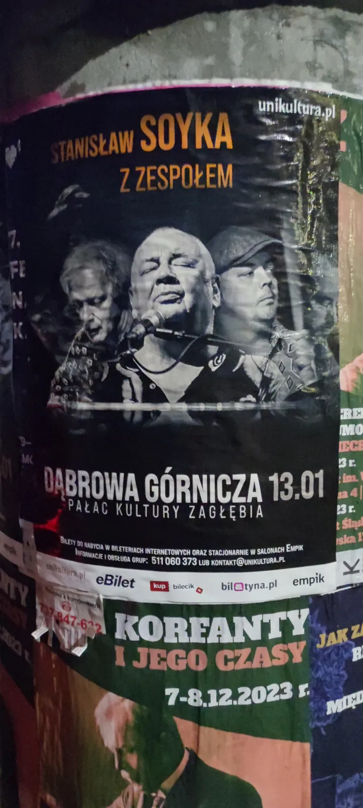 Koncert Stanisław Soyka - plakat na słupie ogłoszeniowym w Dąbrowie Górniczej
