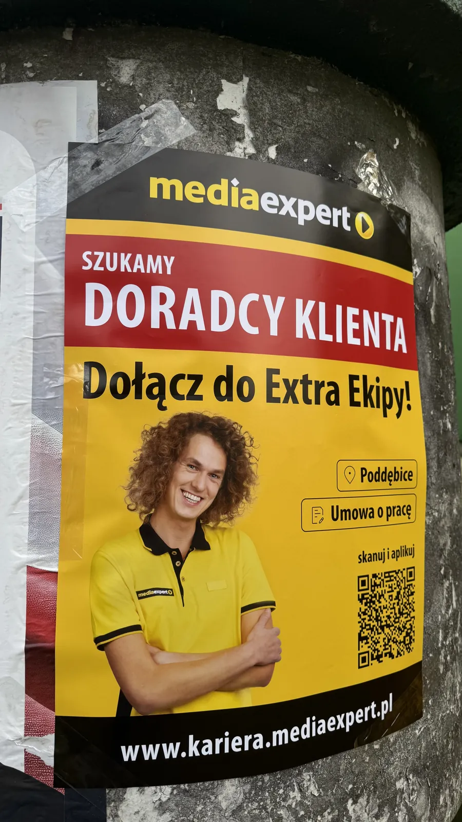 Media Expert - rekrutacja Doradcy Klienta (multi-miasto) - plakat na słupie ogłoszeniowym w Drezdenku