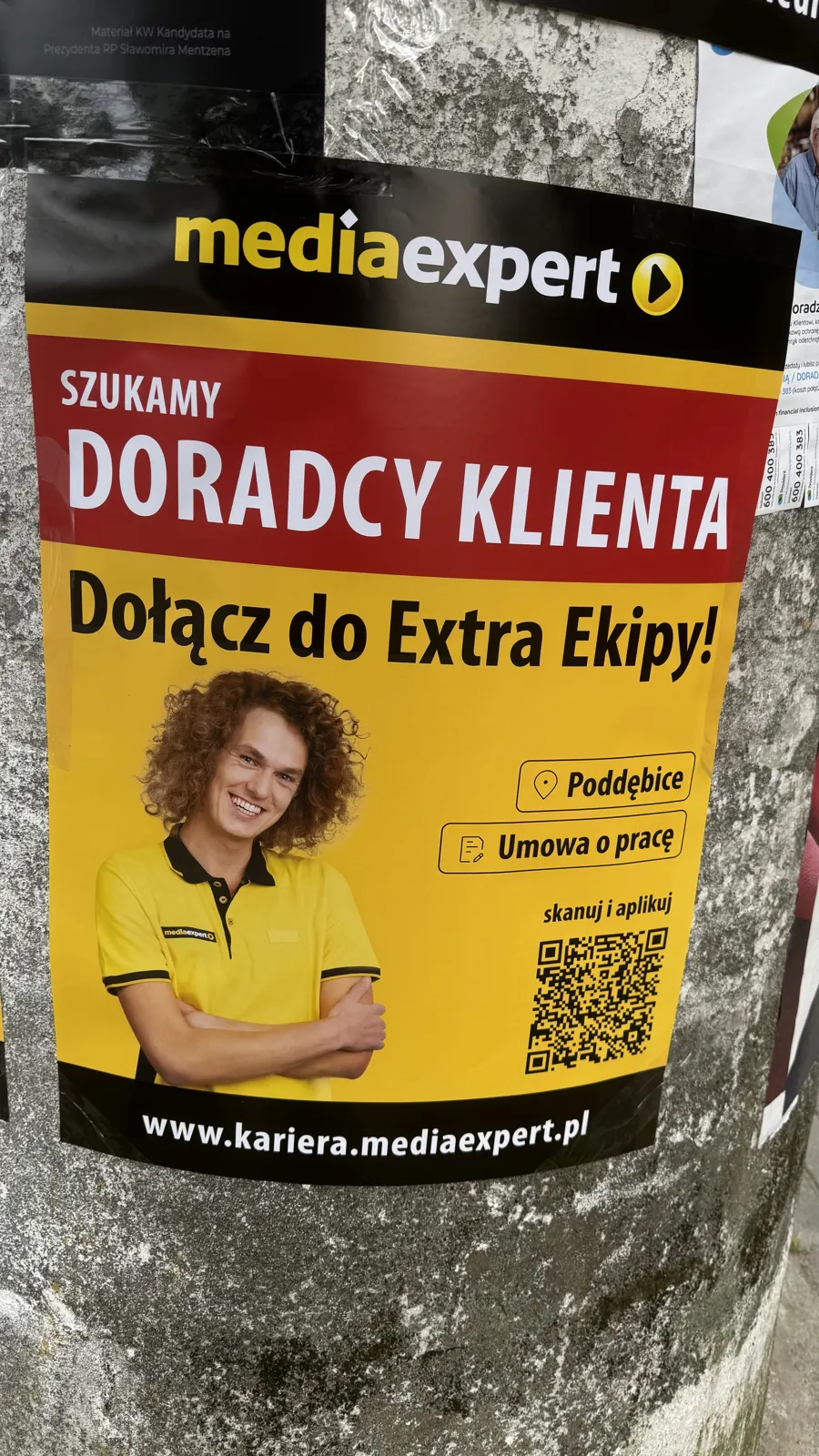 Media Expert - rekrutacja Doradcy Klienta (multi-miasto) - plakat na słupie ogłoszeniowym w Drezdenku