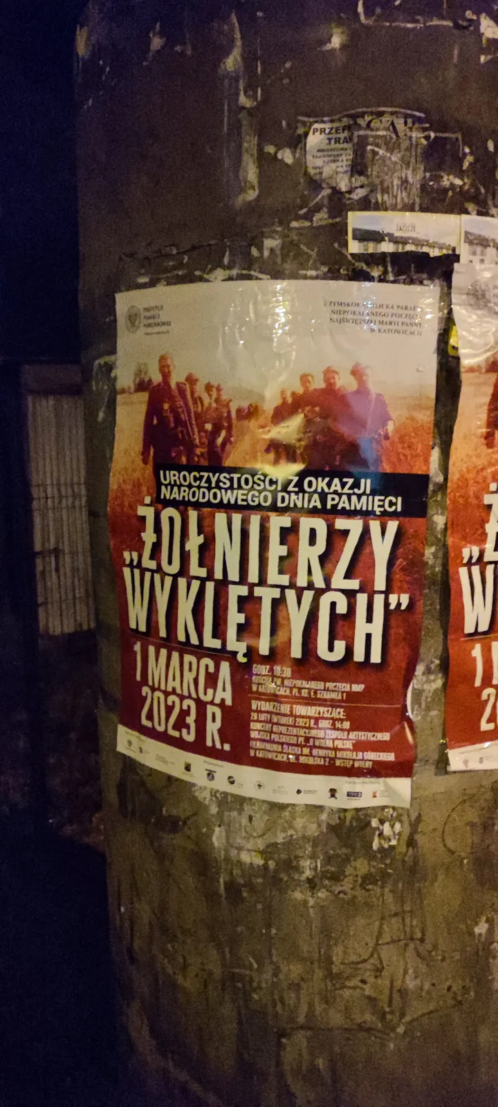 Narodowy Dzień Pamięci Żołnierzy Wyklętych Katowice - plakat na słupie ogłoszeniowym w Katowicach