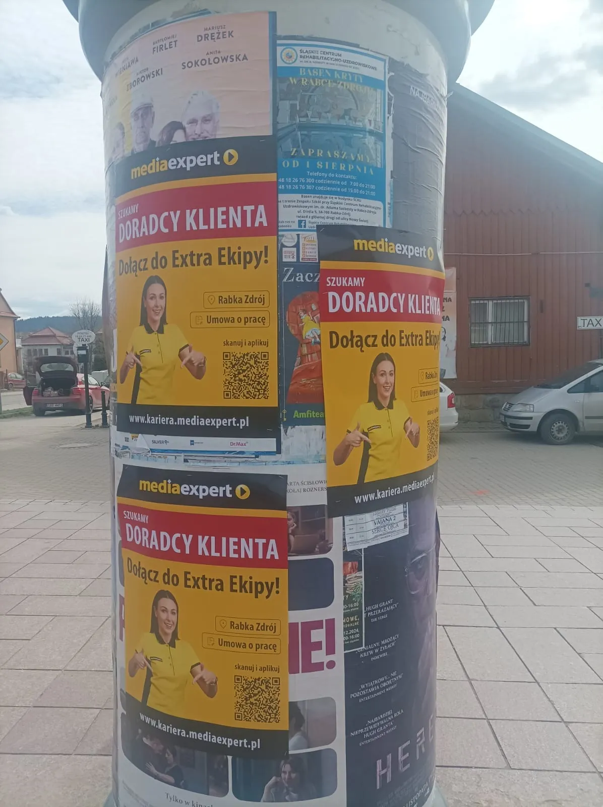 Media Expert - rekrutacja Doradcy Klienta - plakat na słupie ogłoszeniowym w Pszczynie