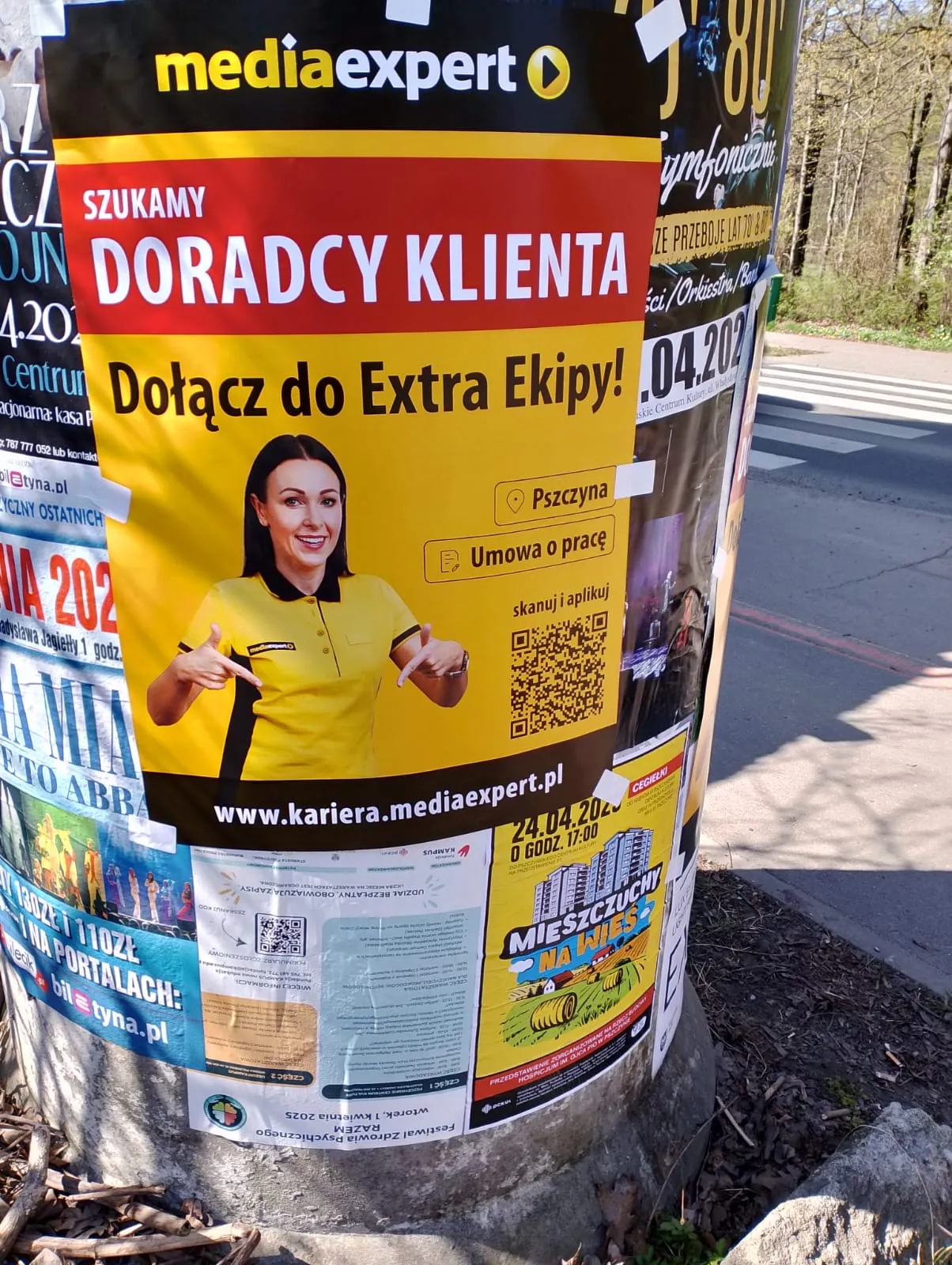 Media Expert - rekrutacja Doradcy Klienta - plakat na słupie ogłoszeniowym w Pszczynie