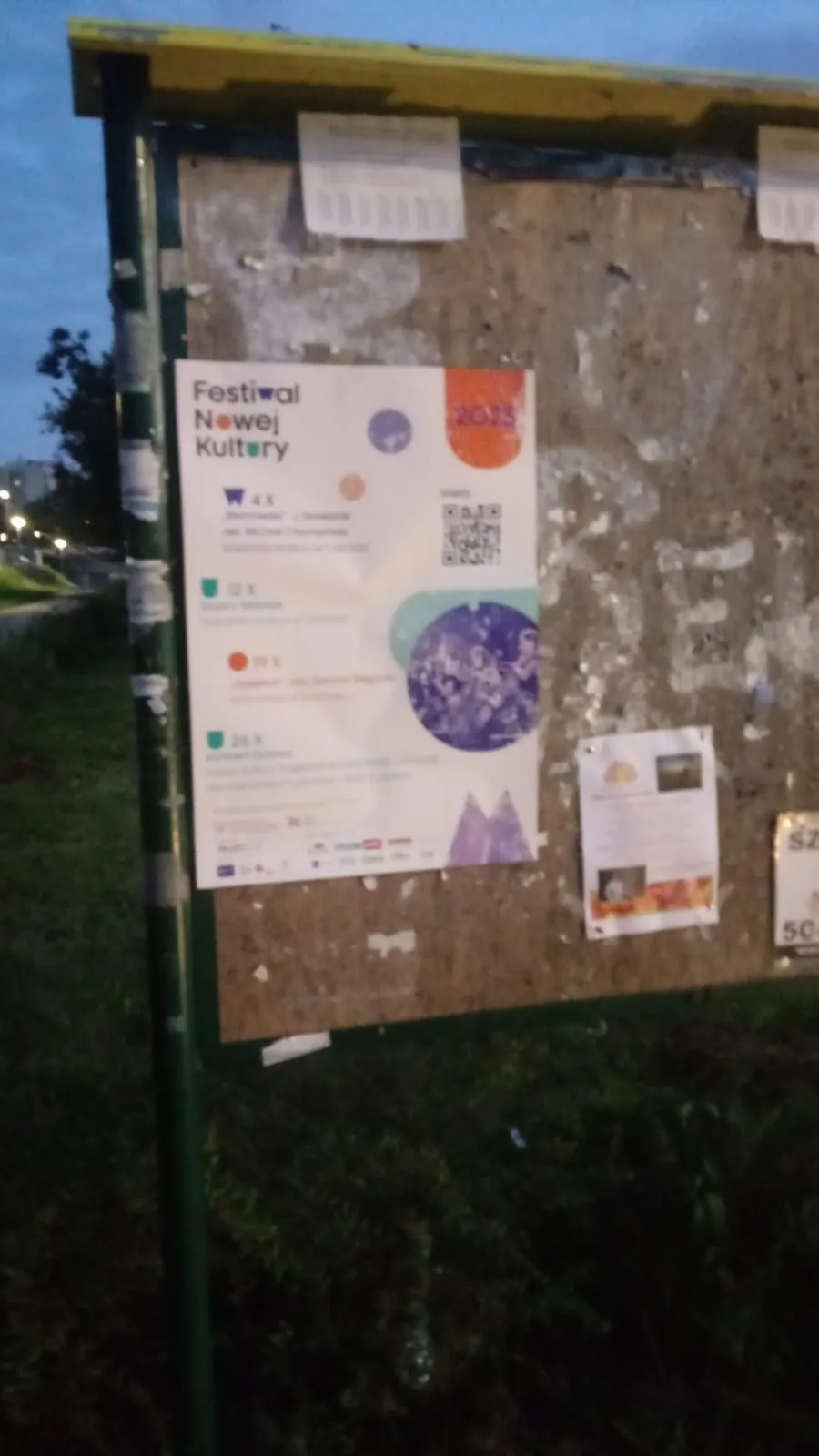 Festiwal Nowej Kultury 2023 - plakat na słupie ogłoszeniowym w Sosnowcu