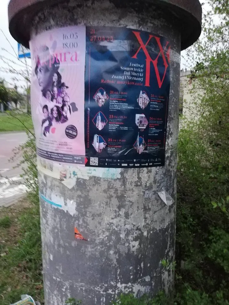 XXIV Festiwal Sosnowieckie Dni Muzyki - plakat na słupie ogłoszeniowym w Sosnowcu