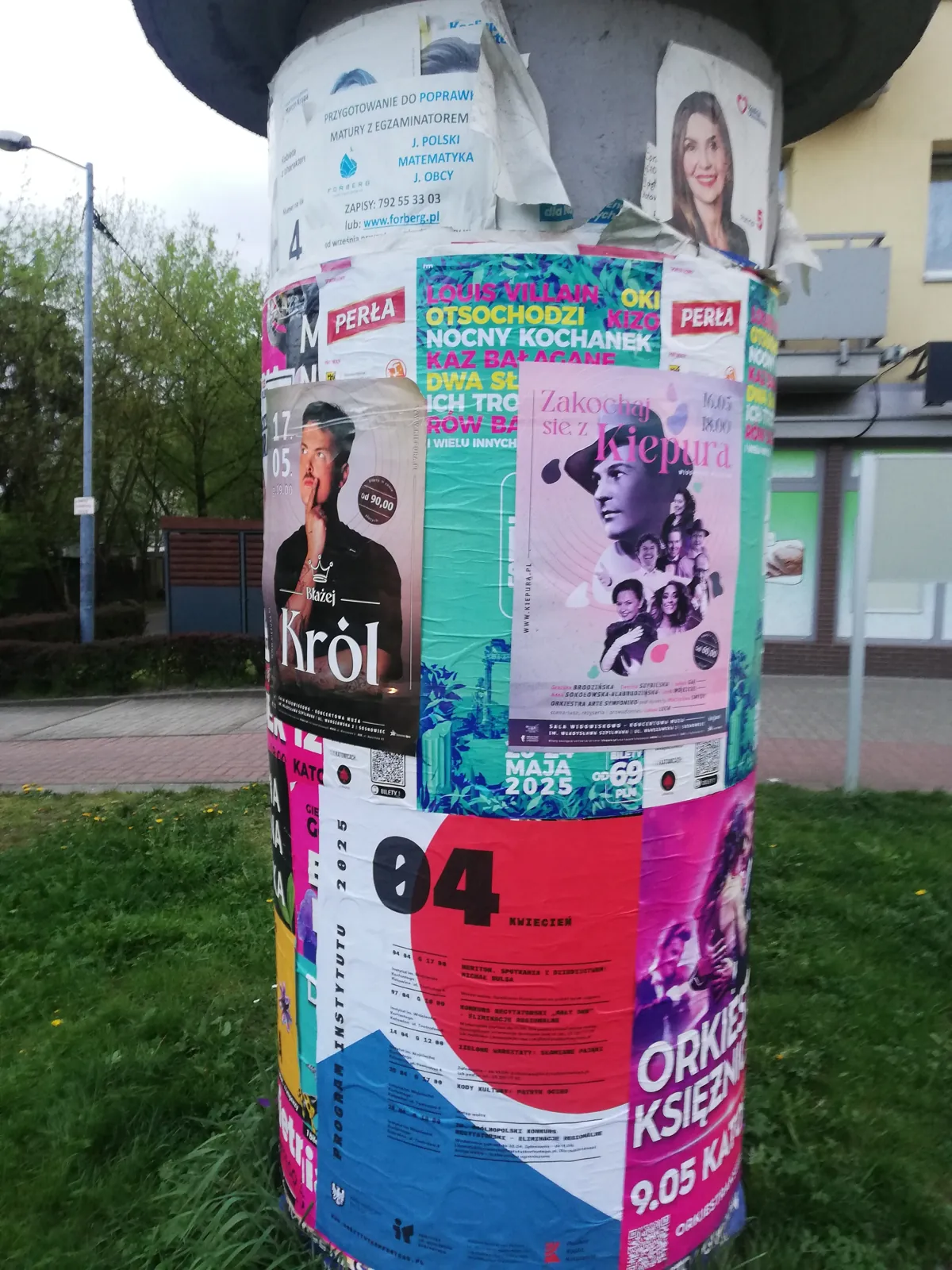 Festiwal JazzArt Katowice - plakat na słupie ogłoszeniowym w Sosnowcu